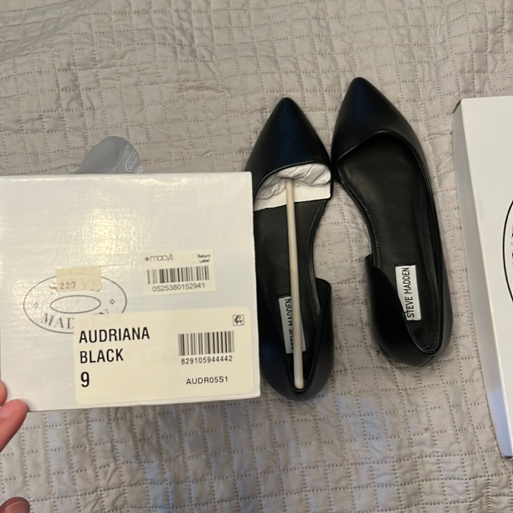 Womens Steve Madden flats